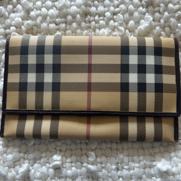 Burberry Authentic Wallet. Classic look πΈ - Picture 2 of 7